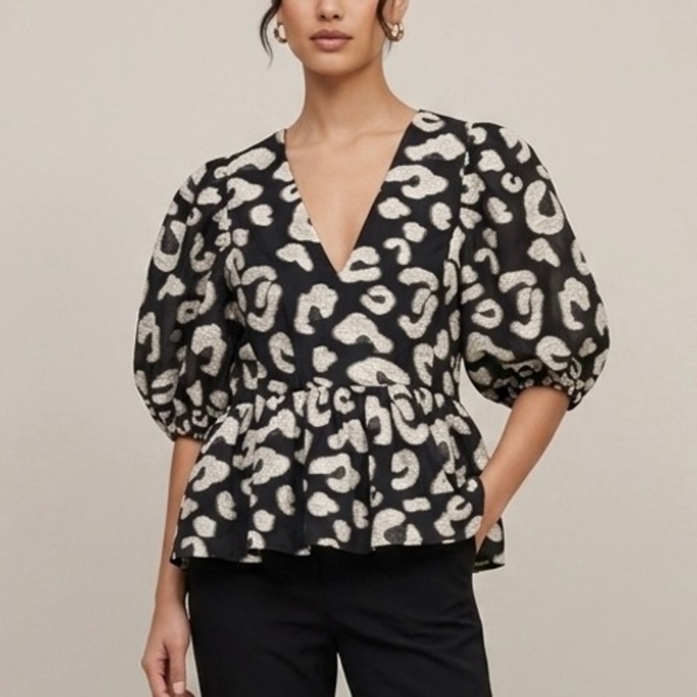 Hunter Bell Leighton Top Cotton Blend Black White Peplum Puff Sleeve V-Neck Sz 8